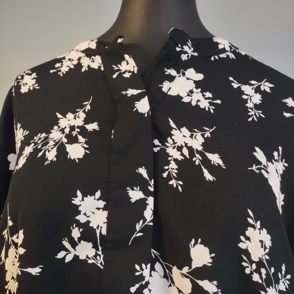 Time and Tru Lightweight Polyester Black/White Floral Blouse Sz L 12-14 - Picture 7 of 14